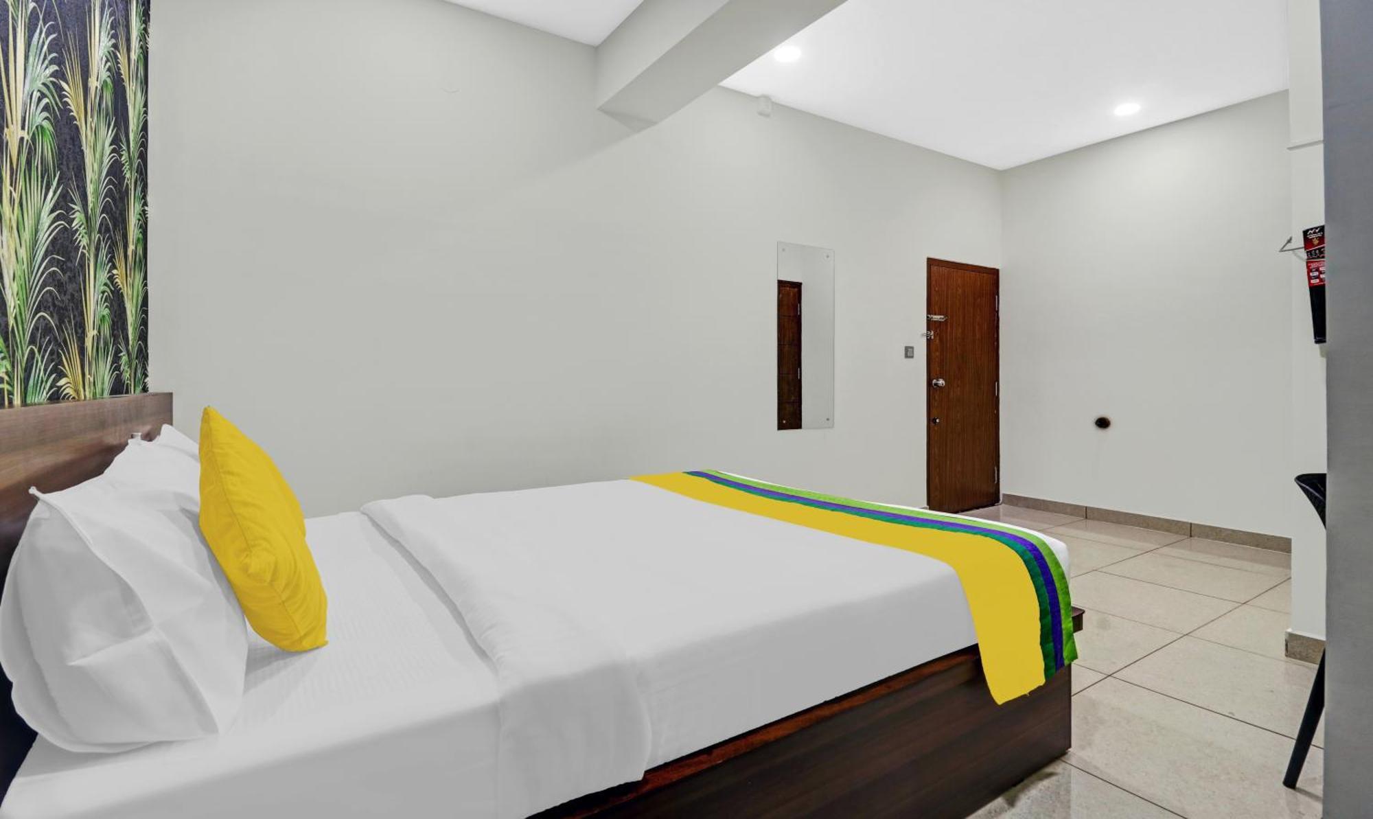 Hotel Nrm Residency Мисор Екстериор снимка